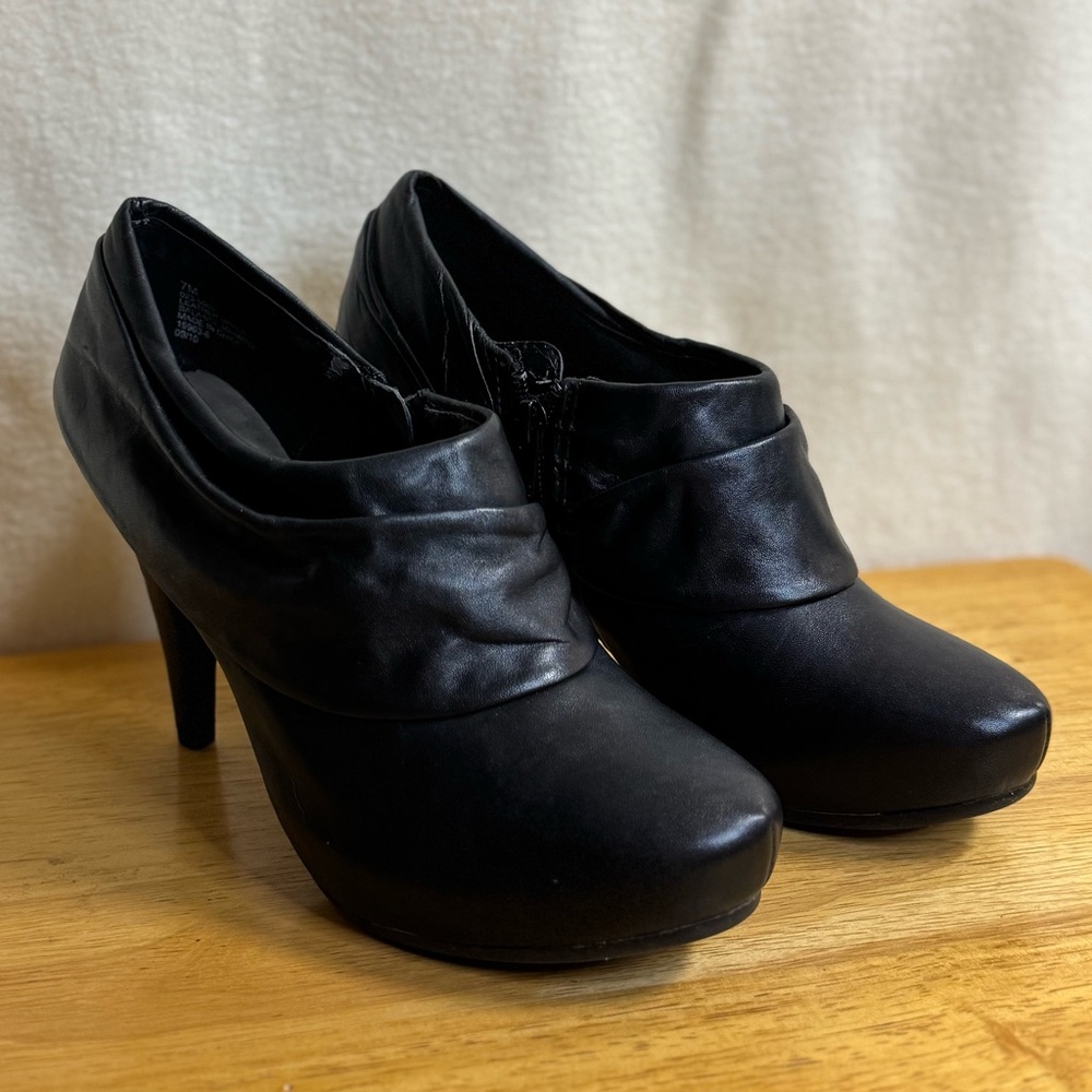 Black Leather Ankle Booties Size 7